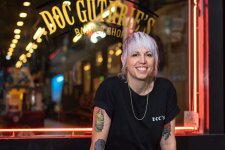 [Shanghai Famous]: Doc's Master Barber, Anna Elliott 