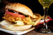 The SmSh (Ultimate) Guide to Shanghai Dive Bar Burgers 