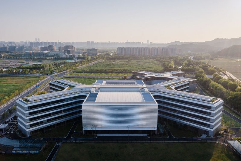 Hangzhou International School on SmartShanghai