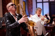 [Shanghai Famous]: Musician From The Peace Hotel Jazz Band, The World's Oldest Band