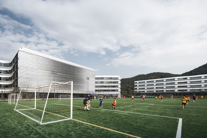Hangzhou International School on SmartShanghai